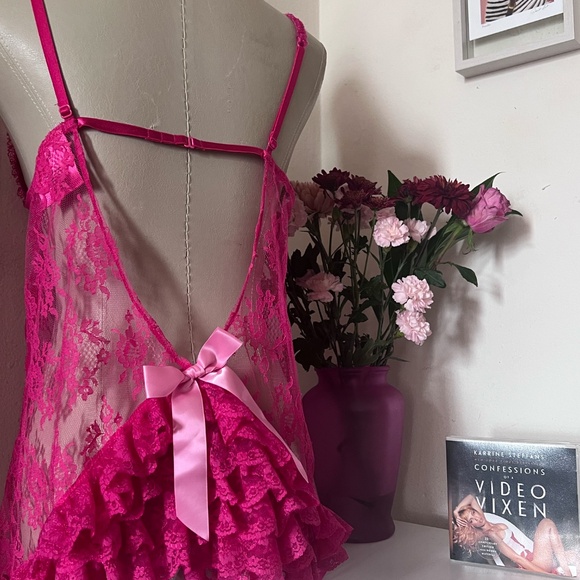 Victoria Secret Chemise - Picture 2 of 6